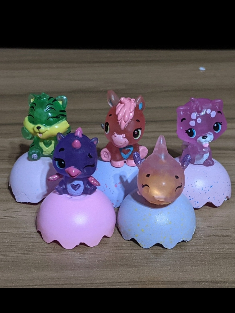 Hatchimals Season 4 Starlight Shores Bundle Three: 5 Mini Figures